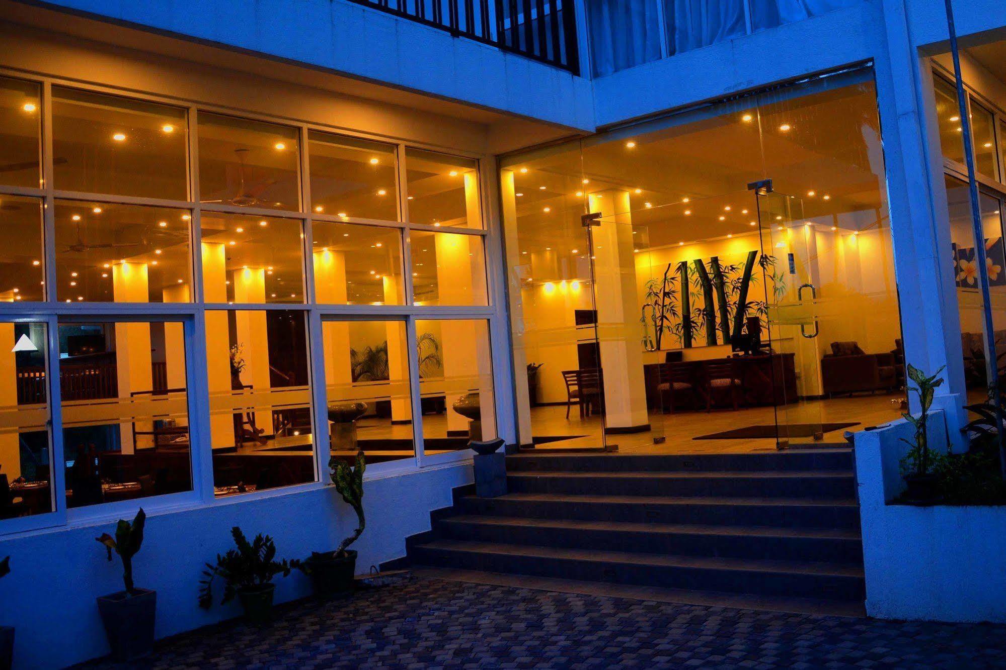 Sole Luna Resort & Spa Tangalle Exterior foto
